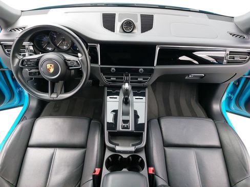 Used 2022 Porsche Macan w/ Premium Package Plus image 11