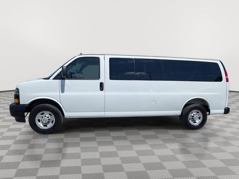 Used 2025 Chevrolet Express 3500 LS RWD image 2