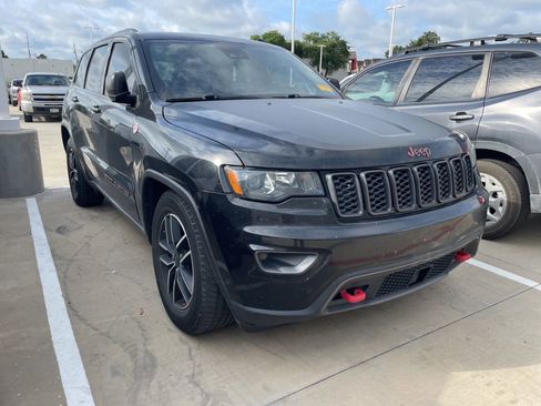 Used 2020 Jeep Grand Cherokee Trailhawk w/ Trailhawk Luxury Group AWD/4WD image 3