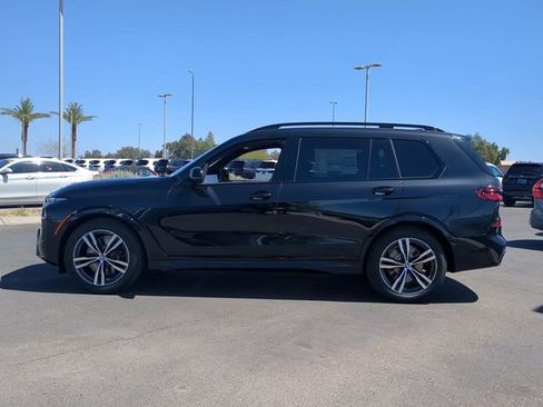 Used 2025 BMW X7 xDrive40i w/ M Sport Package AWD/4WD image 9