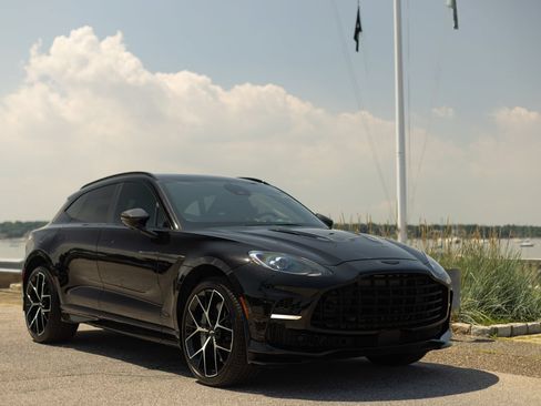 Used 2025 Aston Martin DBX 707 AWD/4WD image 3