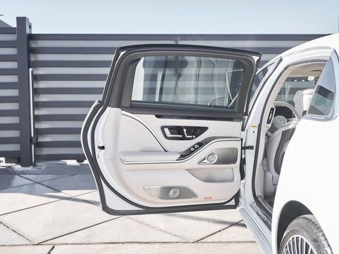 Used 2025 Mercedes-Benz Maybach S 680 4MATIC image 29