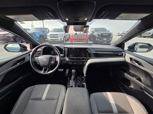 Used 2025 Toyota Camry SE FWD image 25