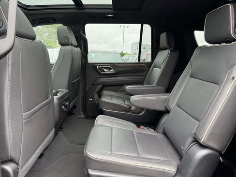 Used 2024 Chevrolet Suburban Premier w/ Premium Package AWD/4WD image 23