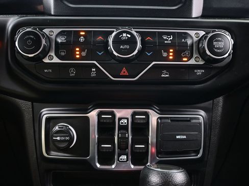 Used 2023 Jeep Wrangler Unlimited Sport AWD/4WD image 21