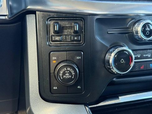 Used 2022 Ford F150 Lariat w/ Max Trailer Tow Package image 23