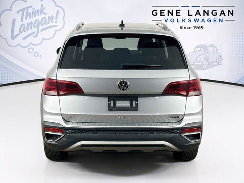 Certified 2024 Volkswagen Taos SE AWD/4WD image 6