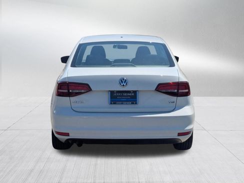 Used 2018 Volkswagen Jetta S w/ Cold Weather Package FWD image 4