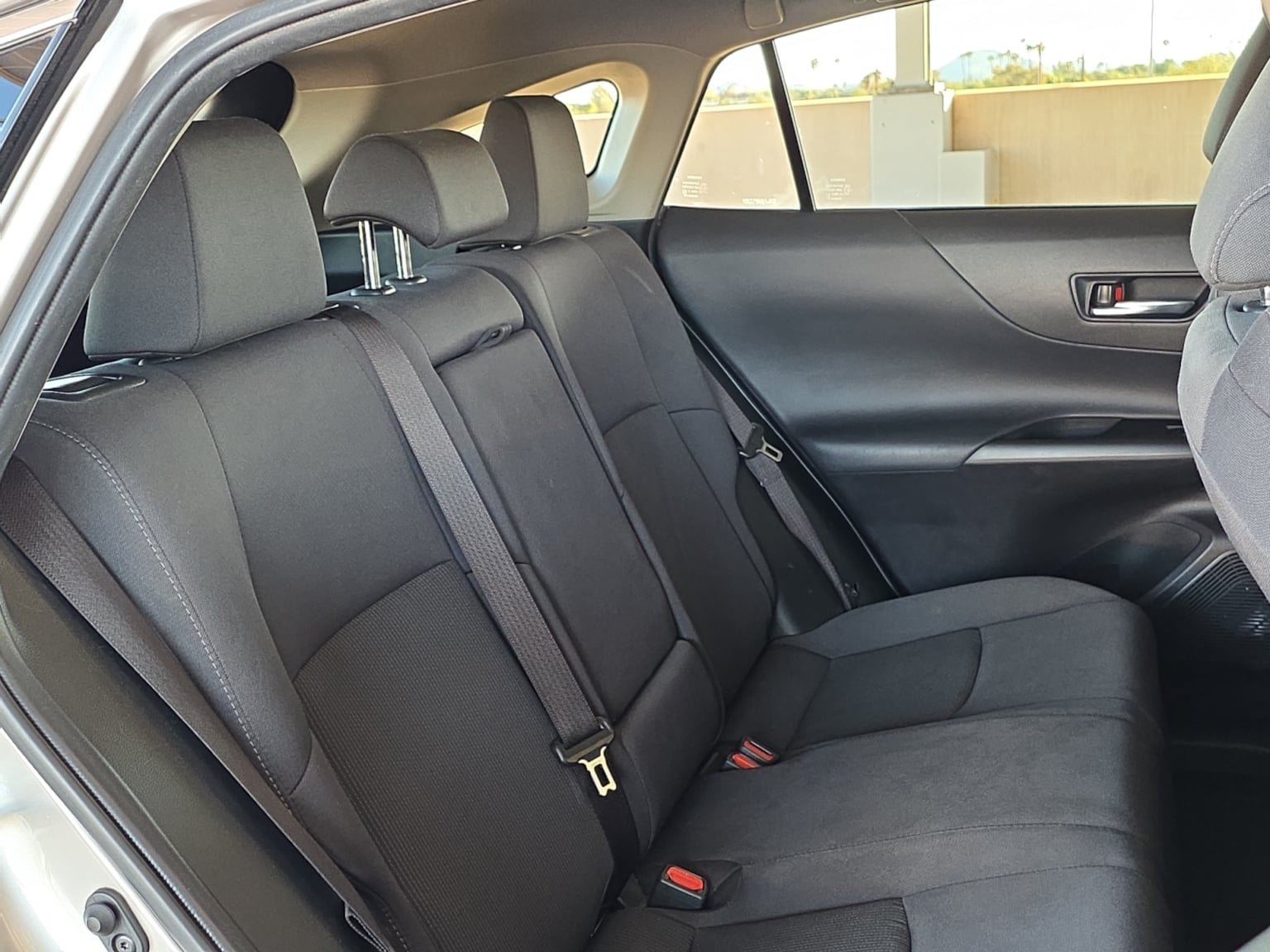 Used 2021 Toyota Venza LE AWD/4WD image 26