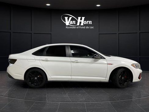 Used 2022 Volkswagen Jetta GLI Autobahn image 2