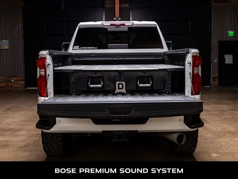 Used 2024 Chevrolet Silverado 2500 High Country w/ High Country Premium Package image 9