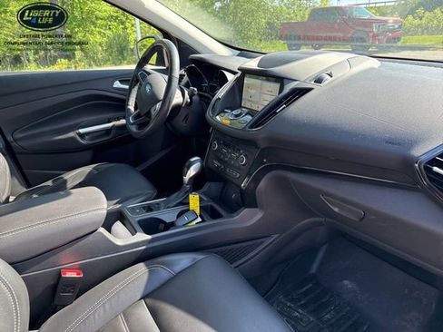 Used 2019 Ford Escape Titanium AWD/4WD image 9