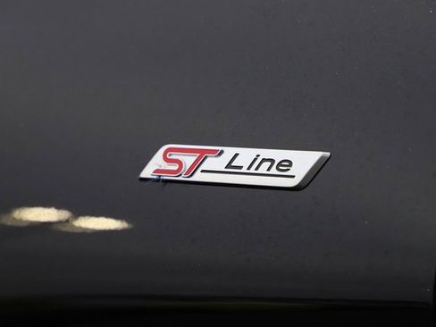 Used 2025 Ford Explorer ST-Line w/ ST-Line Street Pack image 3