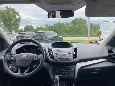 Used 2018 Ford Escape SE FWD image 18