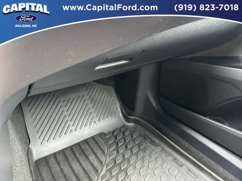 Used 2025 Toyota Camry SE w/ Convenience Package FWD image 27