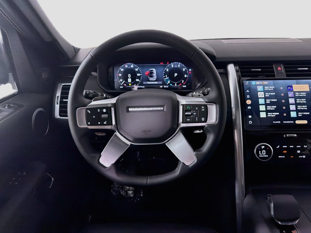New 2026 Land Rover Discovery S AWD/4WD image 24