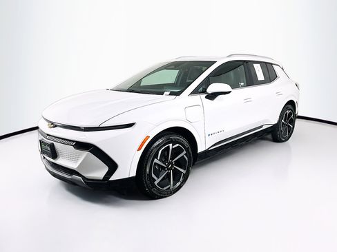 Used 2025 Chevrolet Equinox EV LT image 3