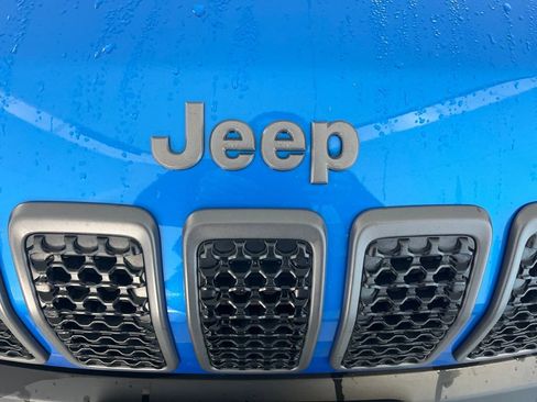 Used 2020 Jeep Cherokee Trailhawk w/ Cold Weather Group image 36