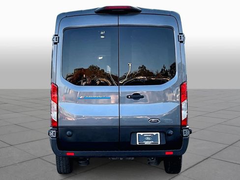 Used 2022 Ford E-Transit Medium Roof image 4