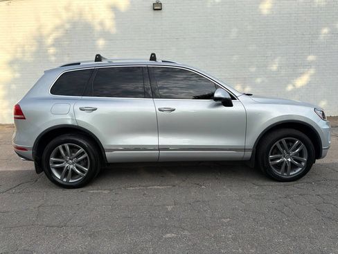 Used 2016 Volkswagen Touareg Sport AWD/4WD image 1