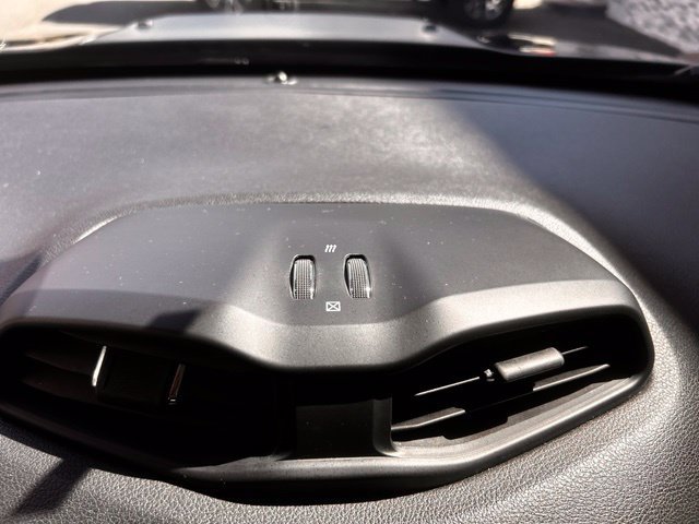 Used 2023 Jeep Renegade Latitude AWD/4WD image 28