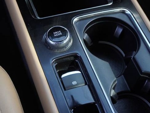 Used 2020 Lincoln Corsair Reserve w/ Equipment Group 201A image 26