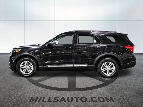 Certified 2023 Ford Explorer XLT w/ Equipment Group 202A image 3