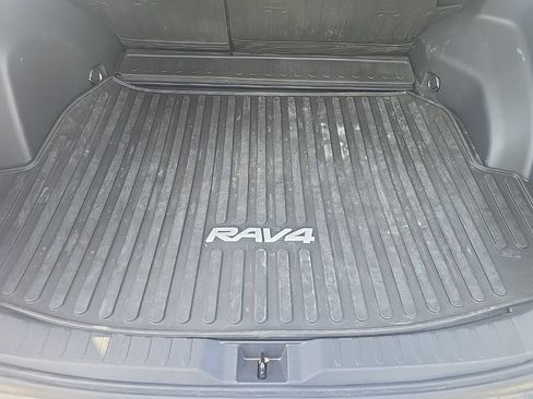 Used 2020 Toyota RAV4 XLE Premium AWD/4WD image 10