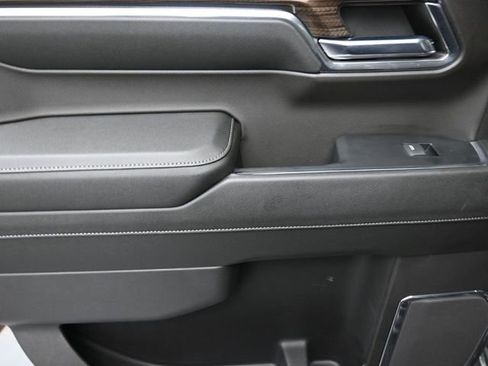 Used 2024 Chevrolet Silverado 1500 LT Trail Boss w/ LT Trail Boss Premium Package image 12