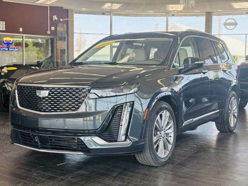 Used 2022 Cadillac XT6 Premium Luxury w/ Technology Package AWD/4WD image 17