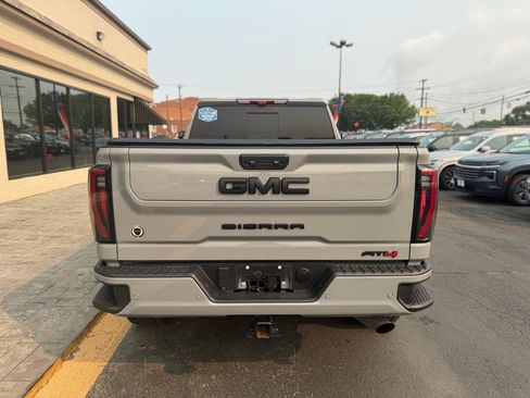 Used 2024 GMC Sierra 2500 AT4 w/ AT4 Premium Plus Package AWD/4WD image 8