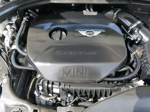 Used 2018 MINI Cooper Clubman FWD image 27
