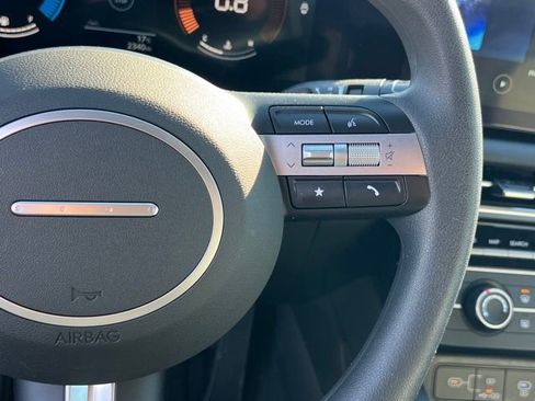 Certified 2025 Hyundai Santa Cruz SE image 24