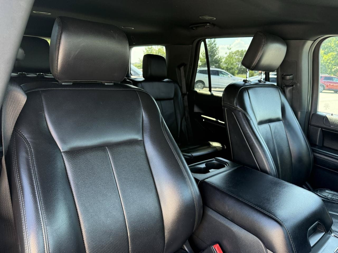 Used 2020 Ford Expedition XLT w/ Equipment Group 201A RWD image 21