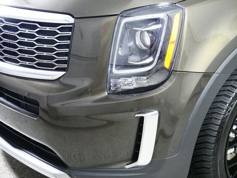 Used 2020 Kia Telluride EX w/ Towing Package AWD/4WD image 16