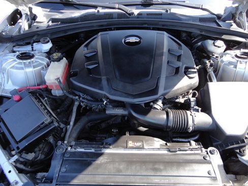 Used 2016 Chevrolet Camaro LT image 15