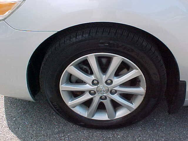 Used 2011 Toyota Camry XLE w/ SE/XLE Extra-Value Pkg FWD image 37
