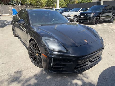 Used 2024 Porsche Panamera image 3