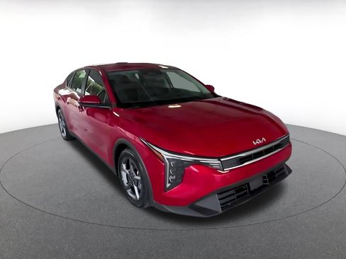 Used 2025 Kia K4 FWD image 3