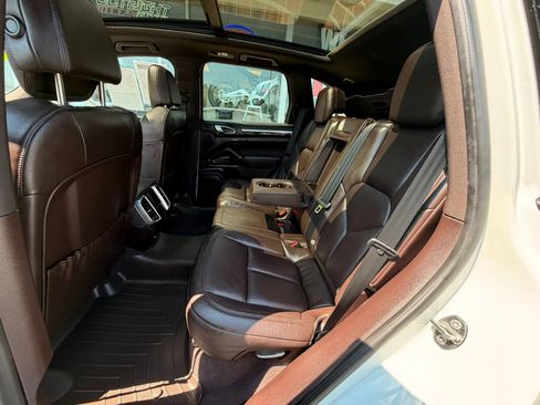 Used 2016 Porsche Cayenne S w/ Premium Package AWD/4WD image 10