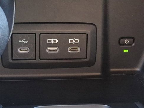 Certified 2024 Toyota Venza Limited image 26