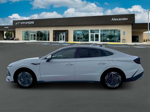 New 2026 Hyundai Sonata SEL FWD image 3