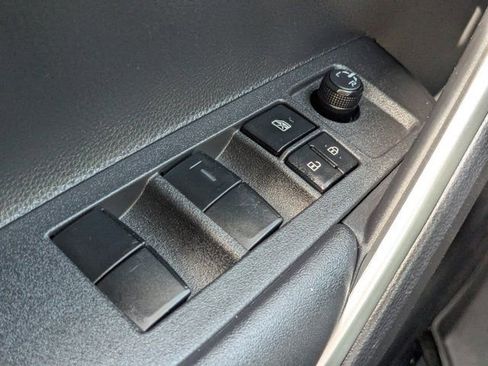 Used 2024 Toyota Corolla Cross LE FWD image 22