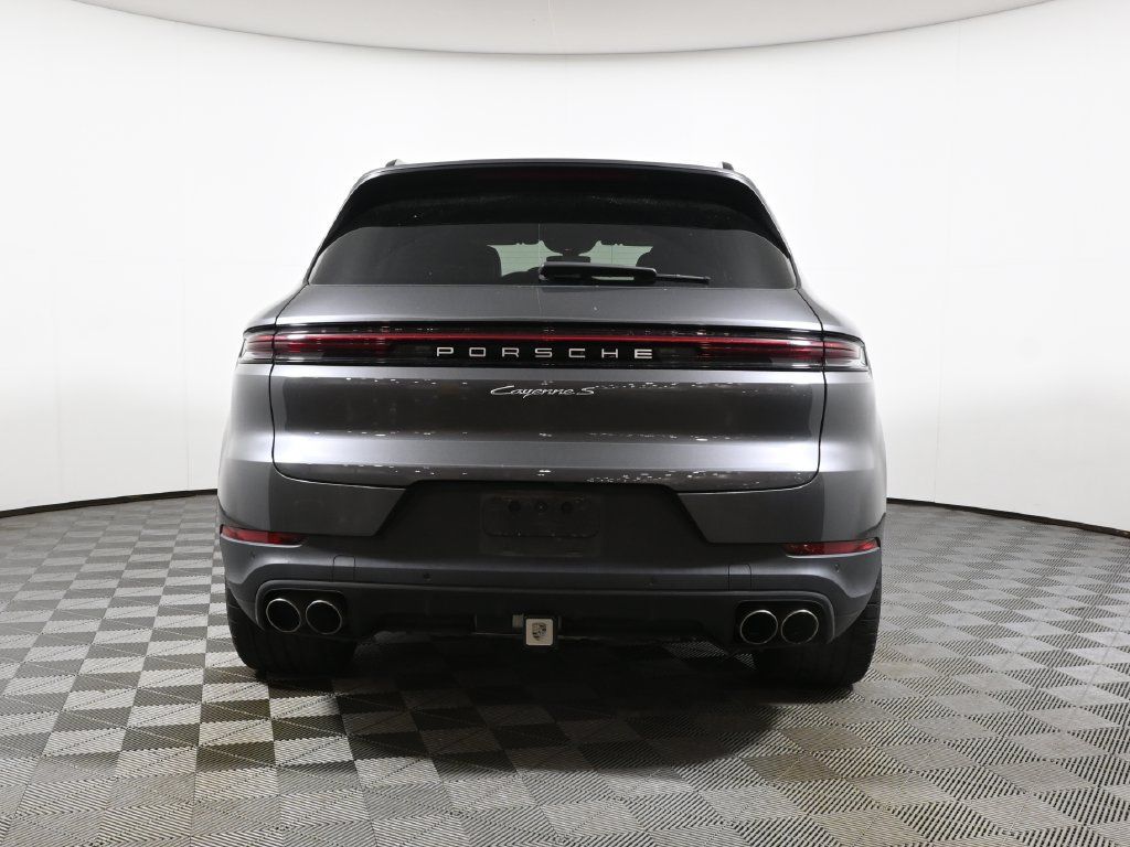 Used 2024 Porsche Cayenne S AWD/4WD image 10