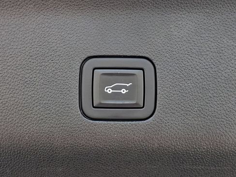 Used 2021 Chevrolet Tahoe LT w/ LT Signature Package AWD/4WD image 32