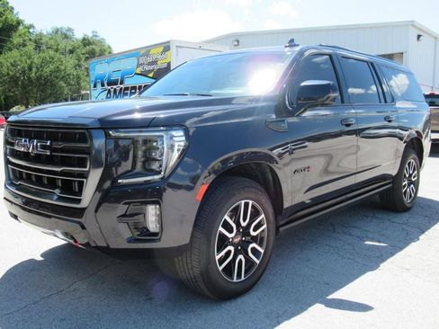 Used 2023 GMC Yukon XL AT4 w/ Technology Package AWD/4WD image 4