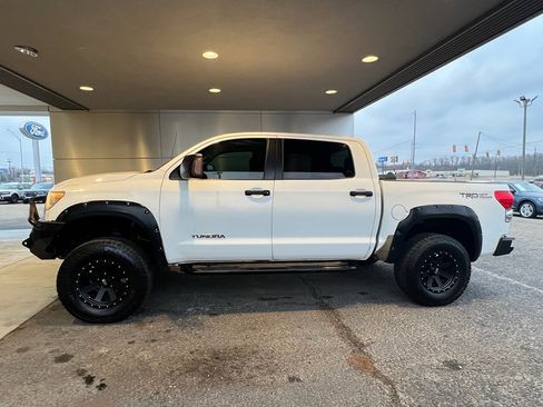 Used 2009 Toyota Tundra 4x4 CrewMax image 6