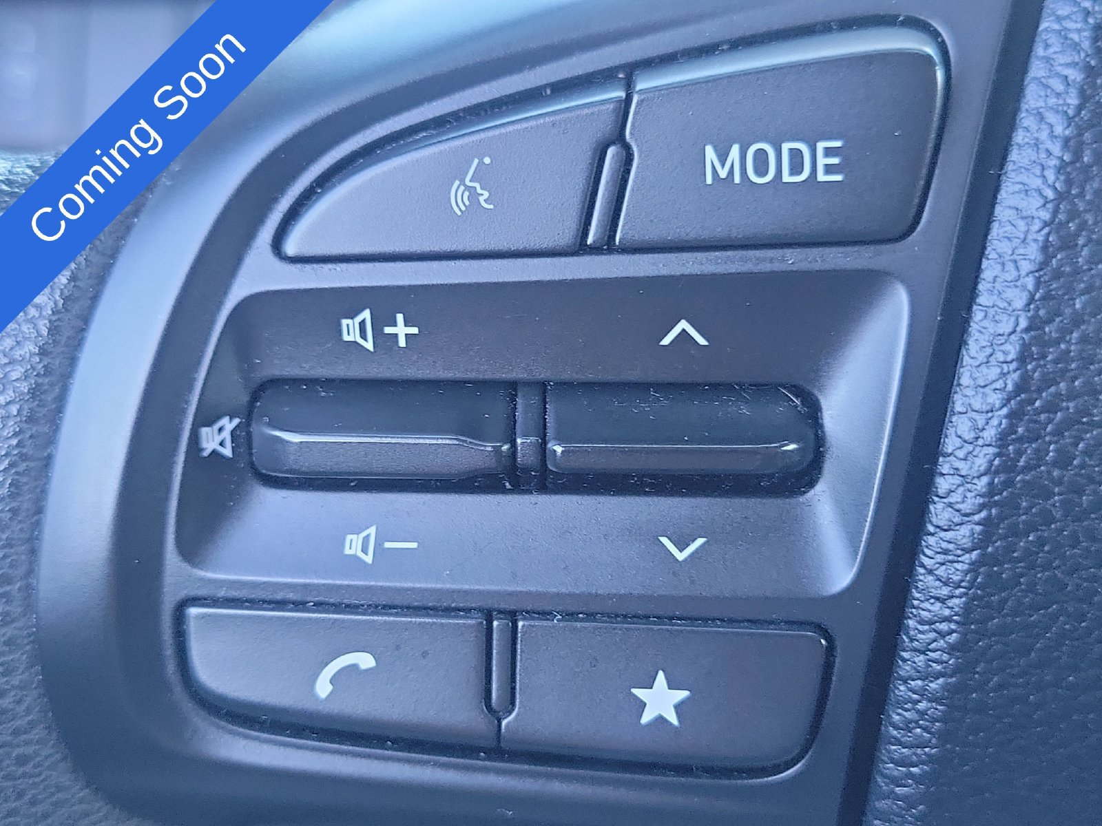 Certified 2025 Hyundai Venue SE FWD image 8