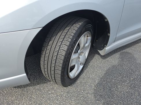 Used 2007 Toyota Matrix FWD image 32