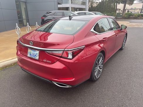Certified 2025 Lexus ES 350 w/ Premium Package image 7